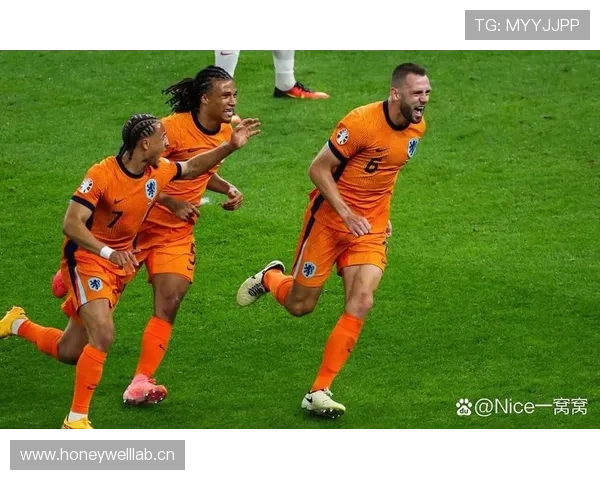 亚马尔与居莱尔:同代新星进攻效率及战术角色对比分析 亚马尔与居莱尔:同代新星进攻效率及战术角色对比分析