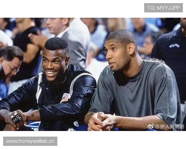 傅海峰家里那车库比我家房子还舒坦，谁敢信他打球还能这么低调？