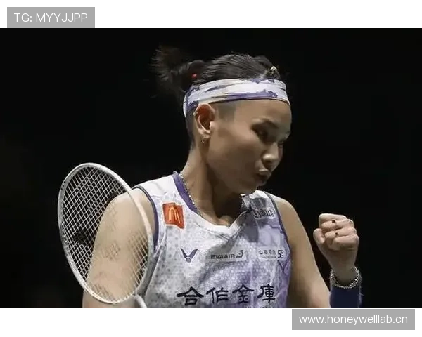 戴资颖拖鞋现身机场，手提的包价直接把我生活打回原形