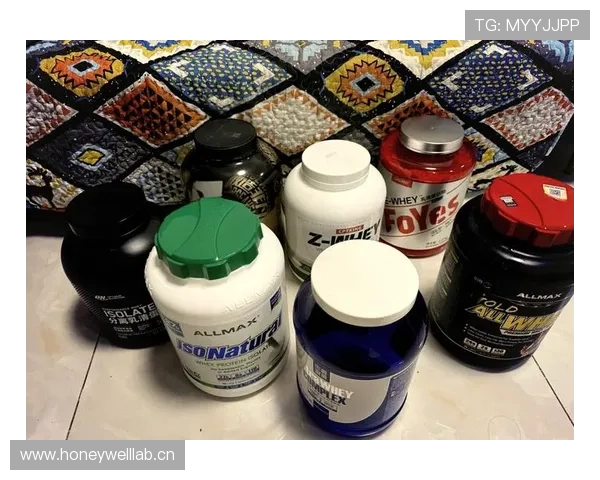 贝林厄姆家冰箱里塞满蛋白粉，连饮料都是按秒喝的