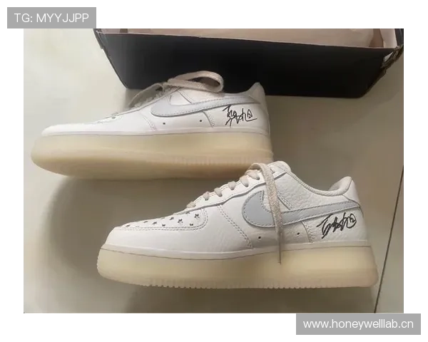 韩旭穿着球鞋逛街？一看价格差点把钱包笑瘫了！